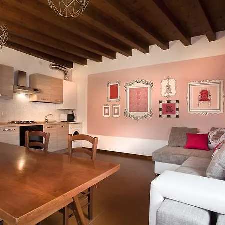 Apartmán Attico Arena